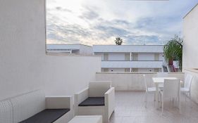 Appartamento a 150 m dal mare climatizzato con bellissimo patio esterno