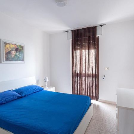 Appartamento a 150 m dal mare climatizzato con bellissimo patio esterno Torre Pali Esterno foto