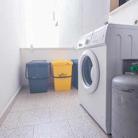 Appartamento a 150 m dal mare climatizzato con bellissimo patio esterno Torre Pali Esterno foto