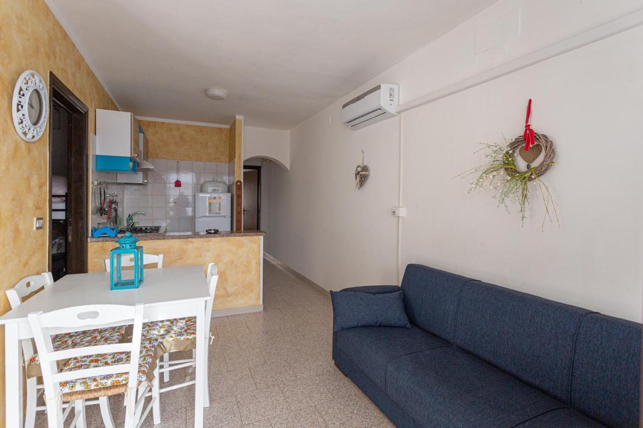 Appartamento a 150 m dal mare climatizzato con bellissimo patio esterno Torre Pali Esterno foto