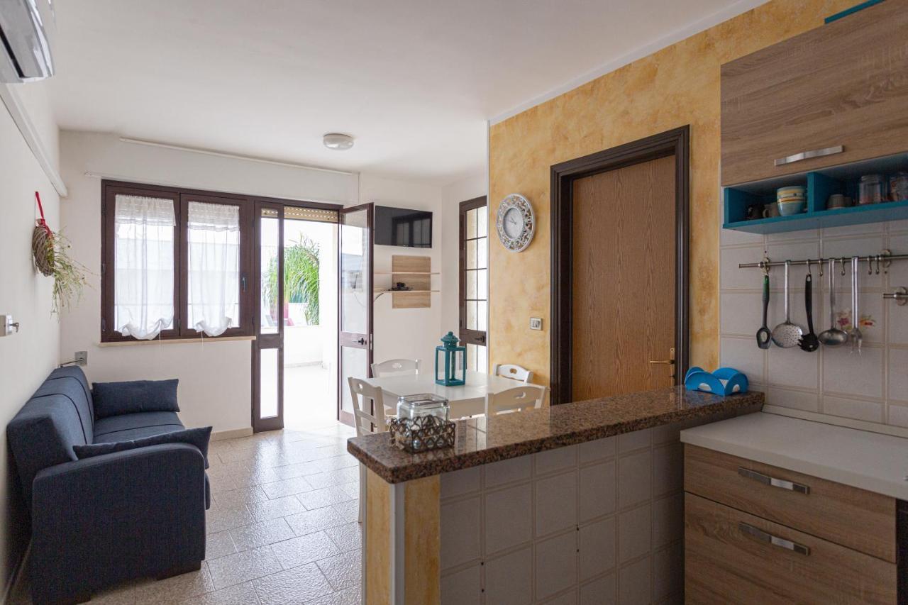 Appartamento a 150 m dal mare climatizzato con bellissimo patio esterno Torre Pali Esterno foto